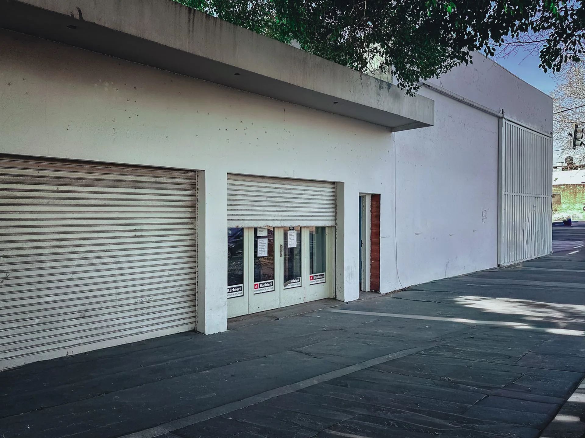 Salón / Local en venta sobre Bv. Oroño foto 2