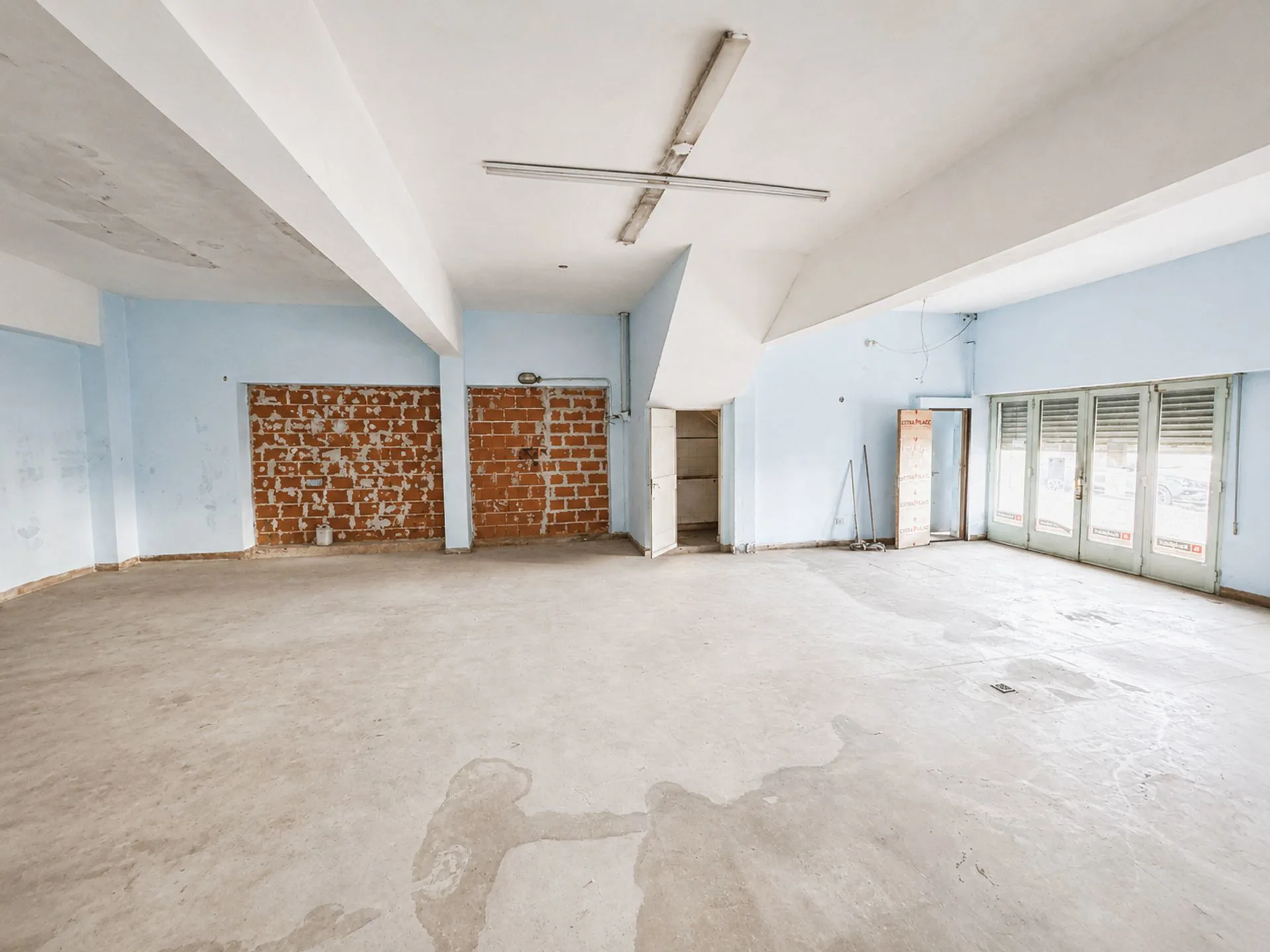 Salón / Local en venta sobre Bv. Oroño foto 4
