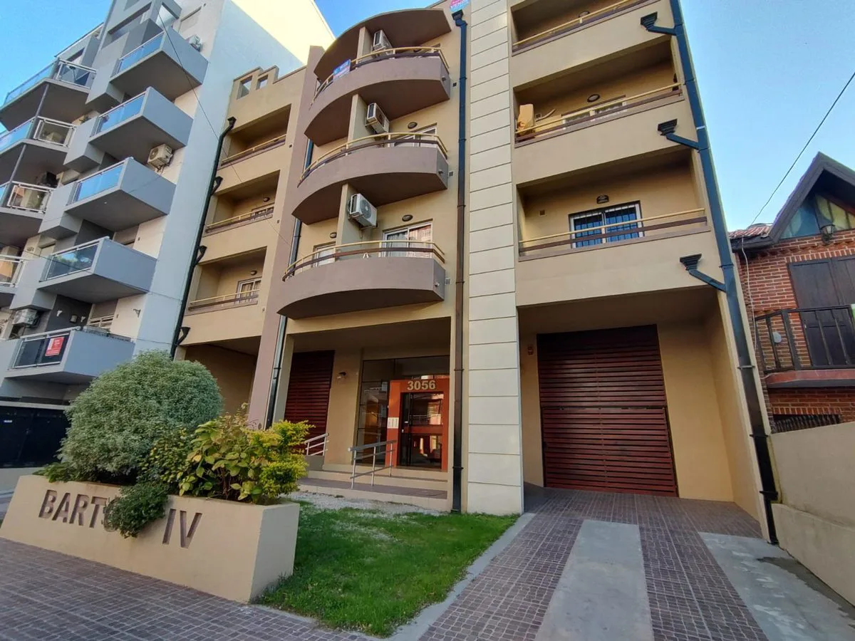 VENTA DEPARTAMENTO MONOAMBIENTE, COCHERA Y BALCON