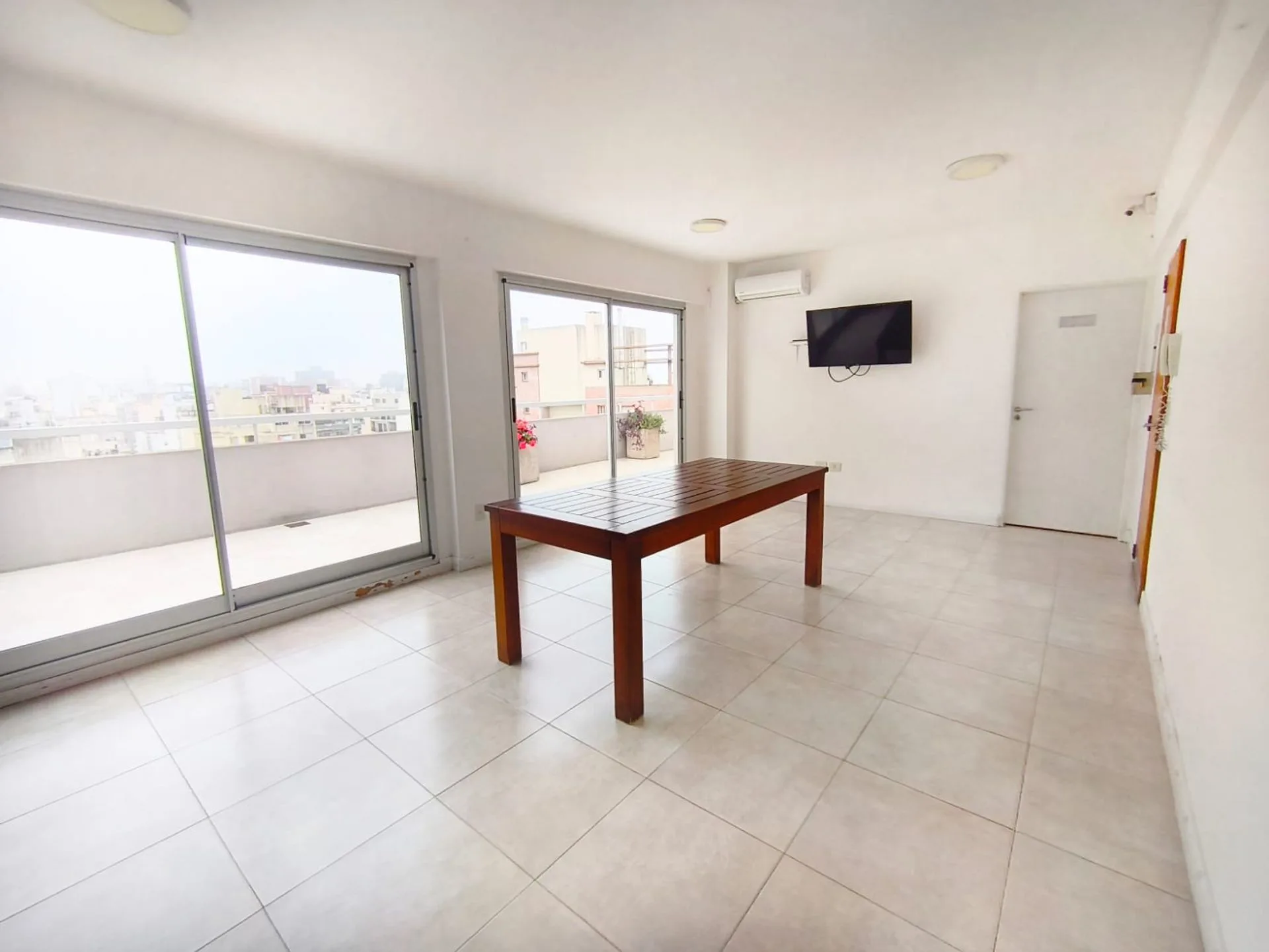 VENTA DE MONOAMBIENTE EN FLORES. APTO CRÉDITO foto 4