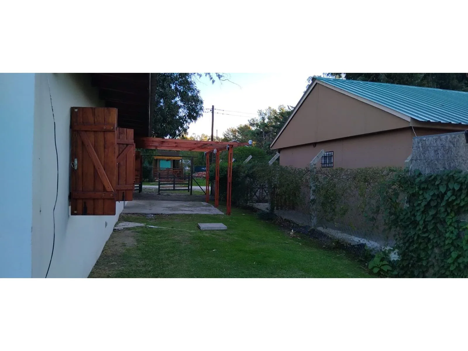 Country-Style 2-Bedroom House with Large Yard in Parque Bristol, Miramar – photo 6 of 24
