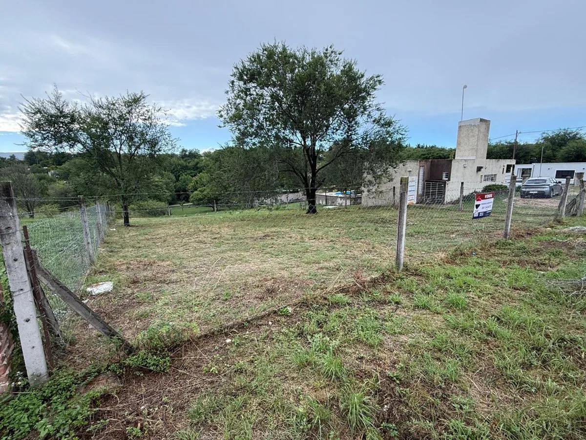 VENTA LOTE 630 M2 TANTI 4 CUADRAS DE LA  RUTA 28 foto 3