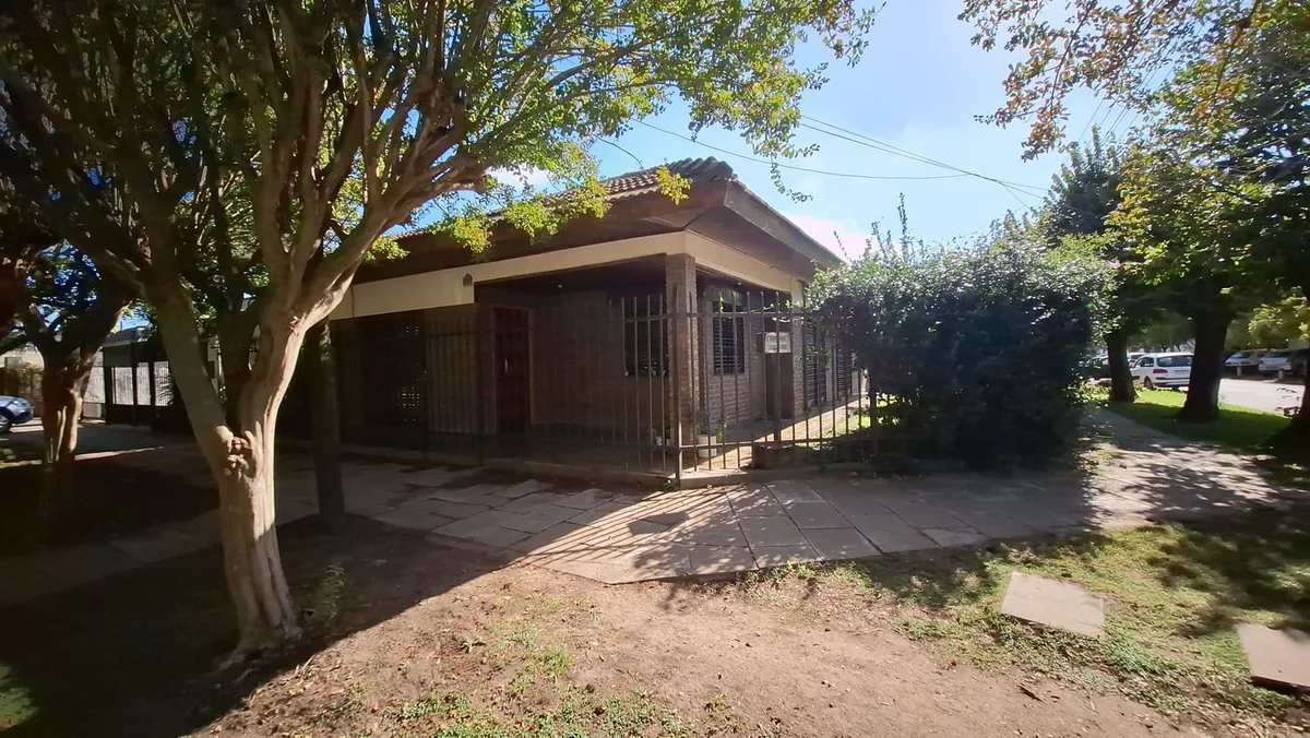 CASA EN MARCOS PAZ CENTRO APTO CREDITO foto 2