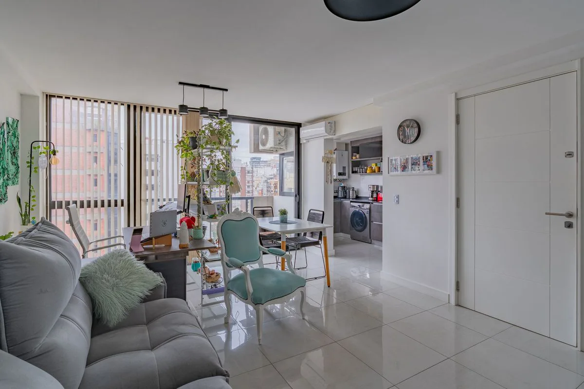 VENTA 3 AMBIENTES FRENTE BALCON PLAZA COLON THAMES foto 2