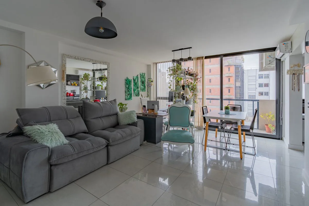 VENTA 3 AMBIENTES FRENTE BALCON PLAZA COLON THAMES foto 4