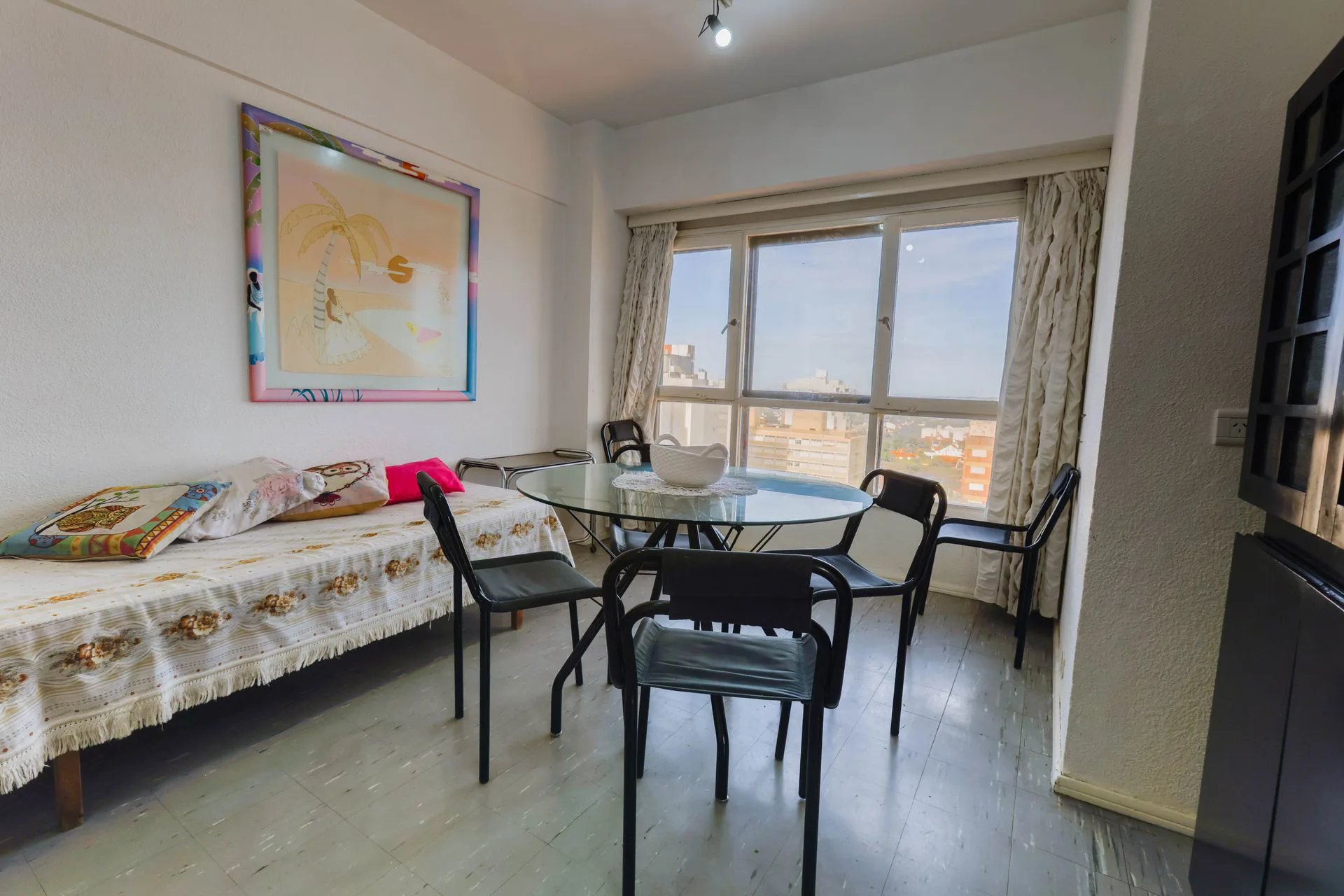 Departamento 3 ambientes Miramar lateral al mar