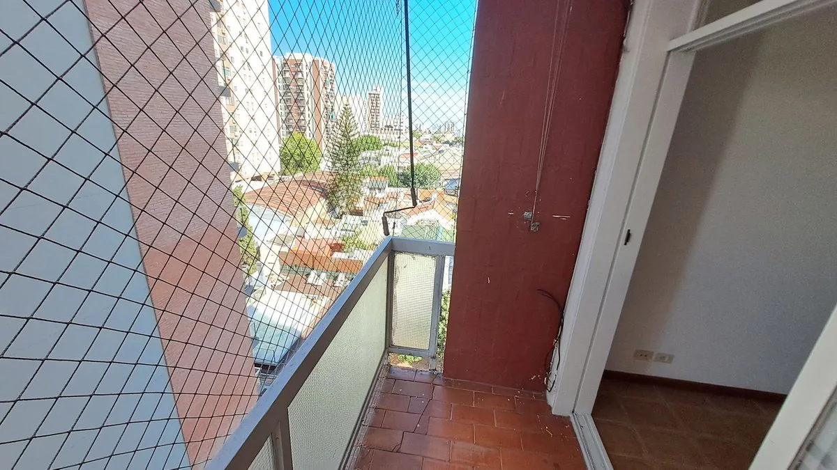 TRES AMBIENTES AVELLANEDA CENTRO - MUY LUMINOSO foto 2
