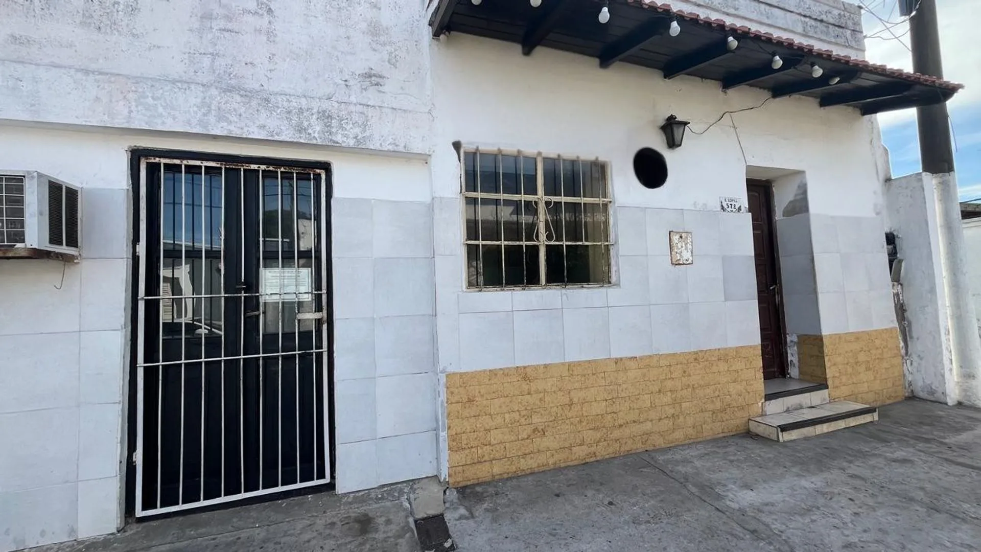 CASA EN VENTA A RESTAURAR O DEMOLER
