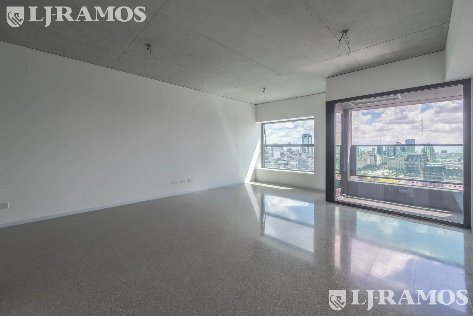 VENTA 1 amb. Estrenar - Torre Huergo - P 29° - increible vista al río y ciudad foto 3