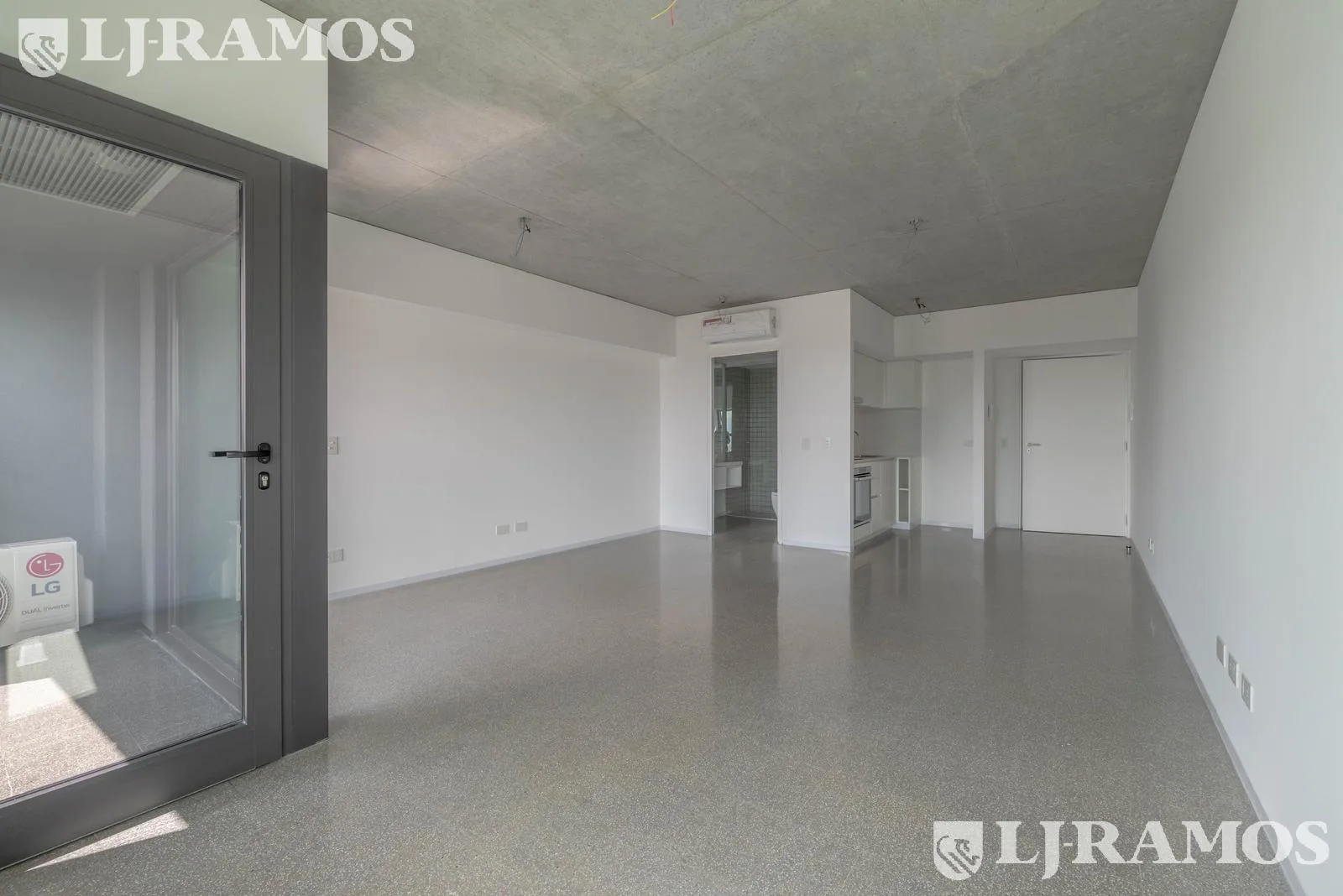 VENTA 1 amb. Estrenar - Torre Huergo - P 29° - increible vista al río y ciudad foto 4