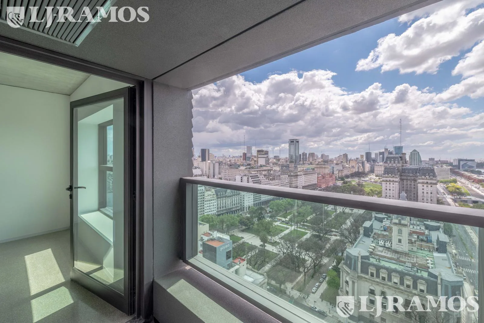 VENTA 1 amb. Estrenar - Torre Huergo - P 29° - increible vista al río y ciudad foto 5