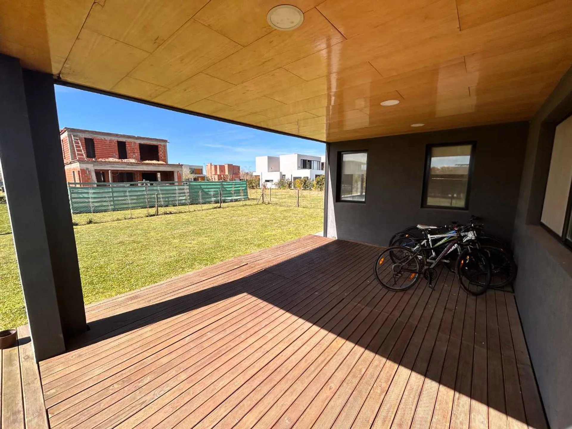 CASA DE UNA PLANTA EN VENTA EN ARAUCARIAS foto 2