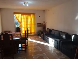 VENTA CASA 3 AMBIENTES-BANFIELD-APTA CREDITO foto 2