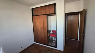 Departamento en VENTA de 2 ambientes con cochera en La Plata foto 3