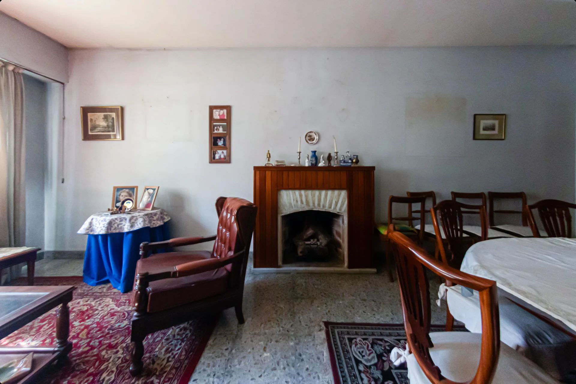 VENTA CASA 5 AMB EN SAENZ PEÑA CON GARAGE Y PARQUE foto 2