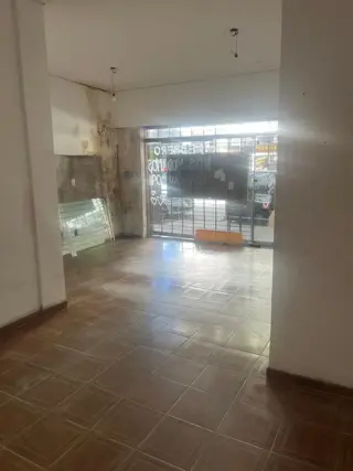 Venta Local Comercial con Vivienda a reciclar foto 5