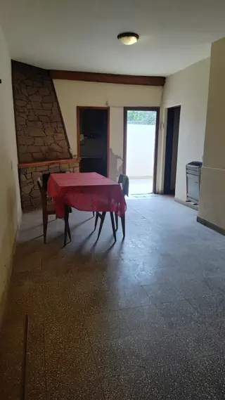VENDO CASA C/LOCAL Y TERRENO foto 1