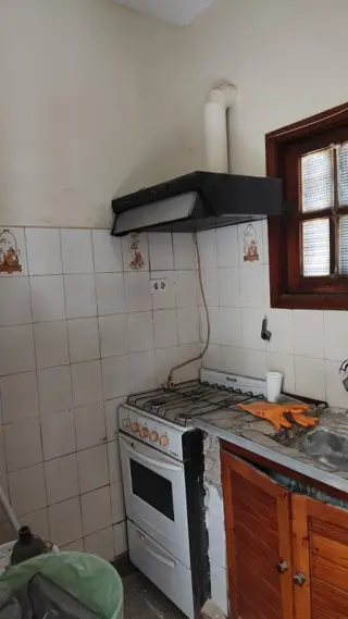 VENDO CASA C/LOCAL Y TERRENO foto 3