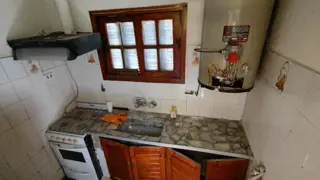 VENDO CASA C/LOCAL Y TERRENO foto 5
