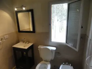 Duplex en Venta - 3 ambientes, 2 baños con jardín deck y parrilla foto 4