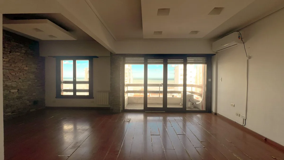VENTA DEPTO 2 AMB C/DEPEND COCHERA VISTA MAR foto 2