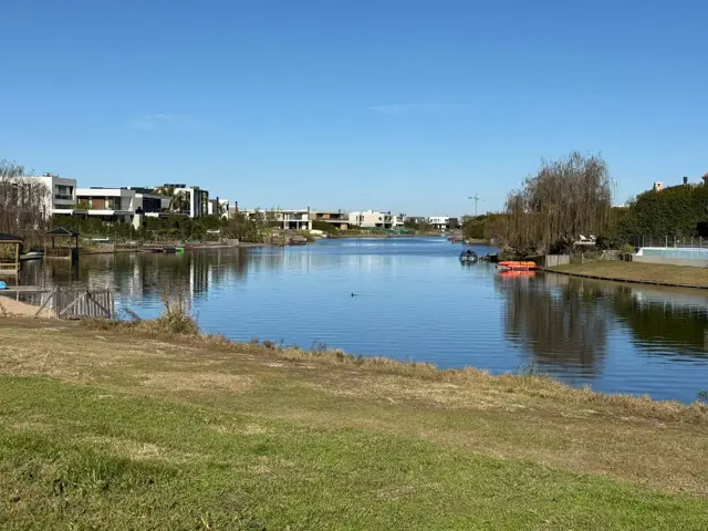 Terreno en marinas de puertos
