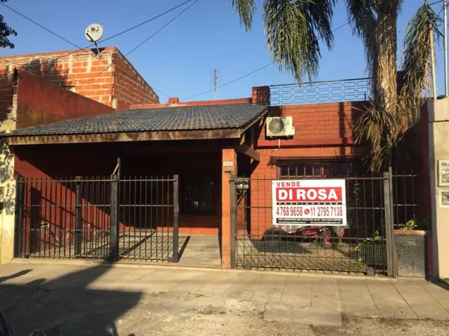 EXCELENTE PROPIEDAD MILTI FAMILIAR 7 AMBIENTES IMPERDIBLE