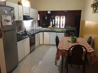 EXCELENTE PROPIEDAD MILTI FAMILIAR 7 AMBIENTES   IMPERDIBLE foto 4