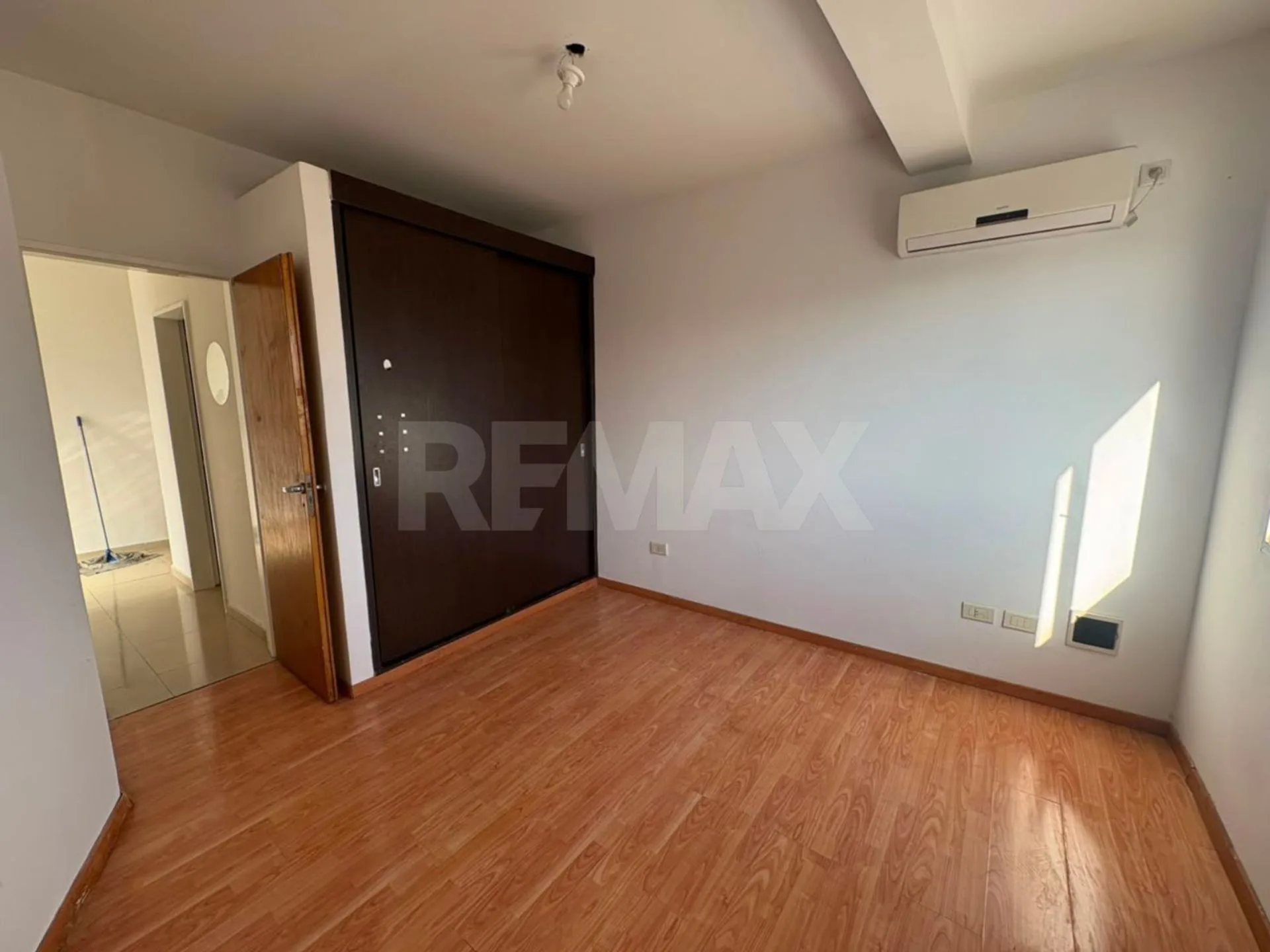 ALQUILER DEPARTAMENTO 1 DORMITORIO EN CIPOLLETTI foto 4