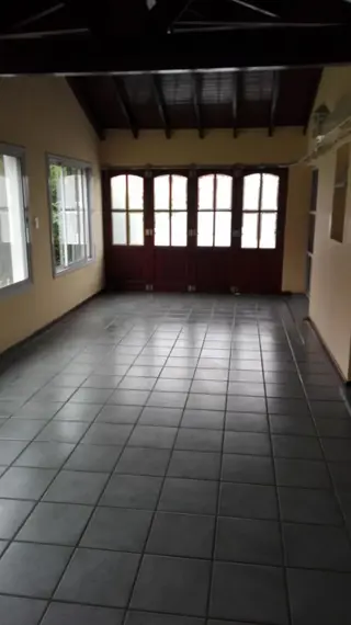 Excelente Chalet de dos plantas en Barrio Privado Echeverria del Lago foto 1