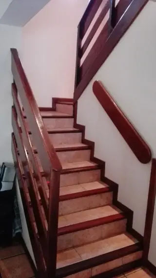 Excelente Chalet de dos plantas en Barrio Privado Echeverria del Lago foto 3