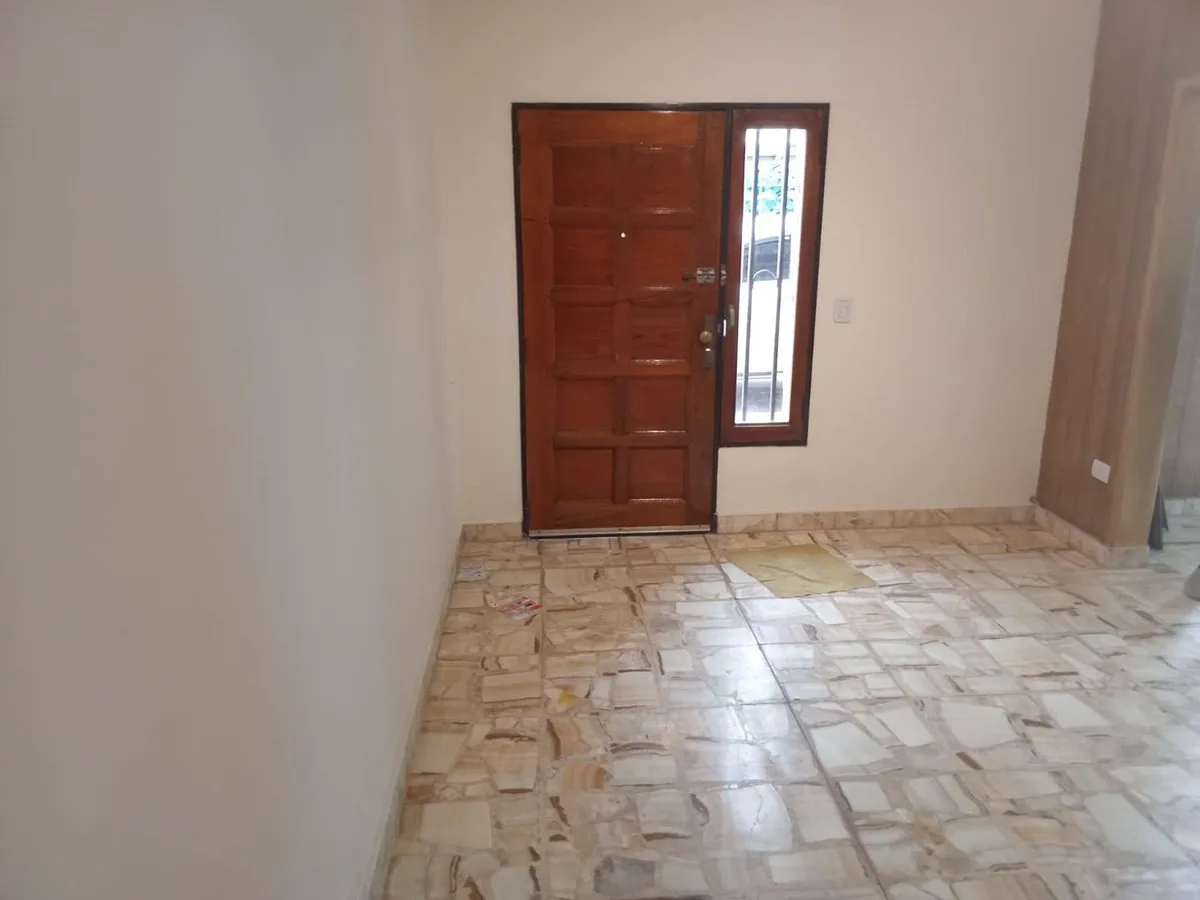 CASA 4 AMBIENTES EN VENTA LOMAS DEL MIRADOR APTO C foto 3