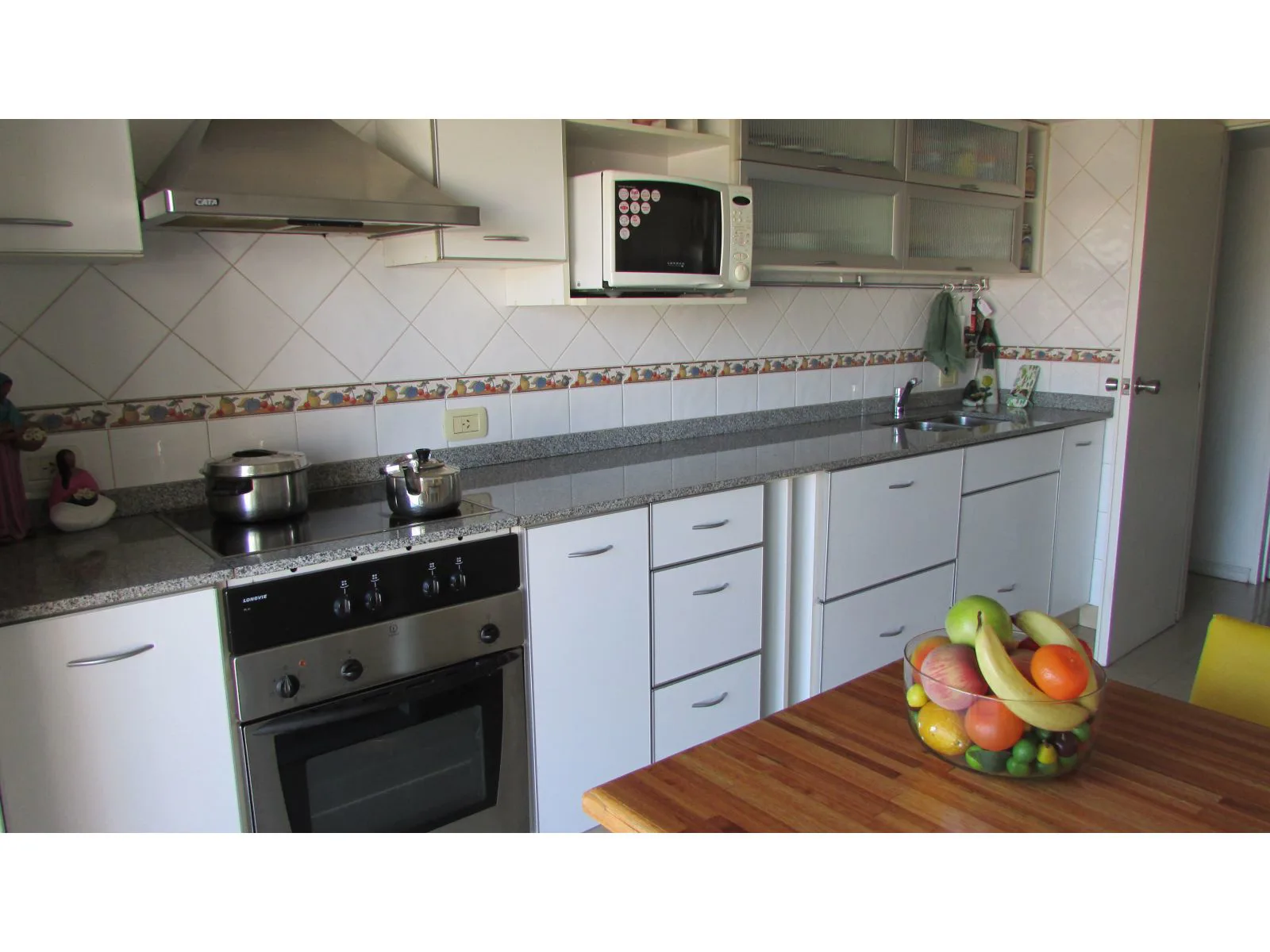 Departamento 4 ambientes con cochera en Torres Moron foto 5