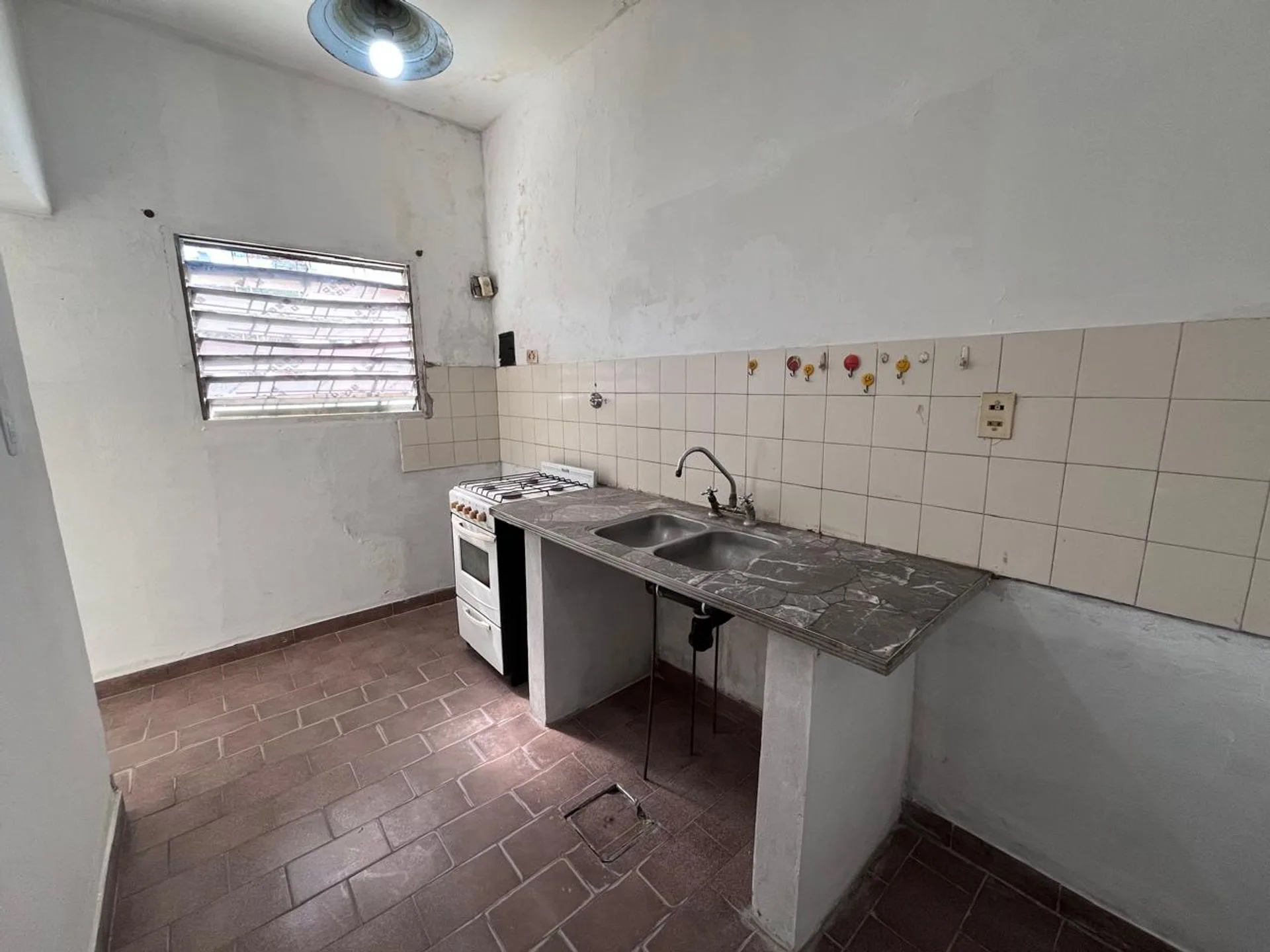 Departamento 2 amb. con jardín en alquiler Lanús E foto 2