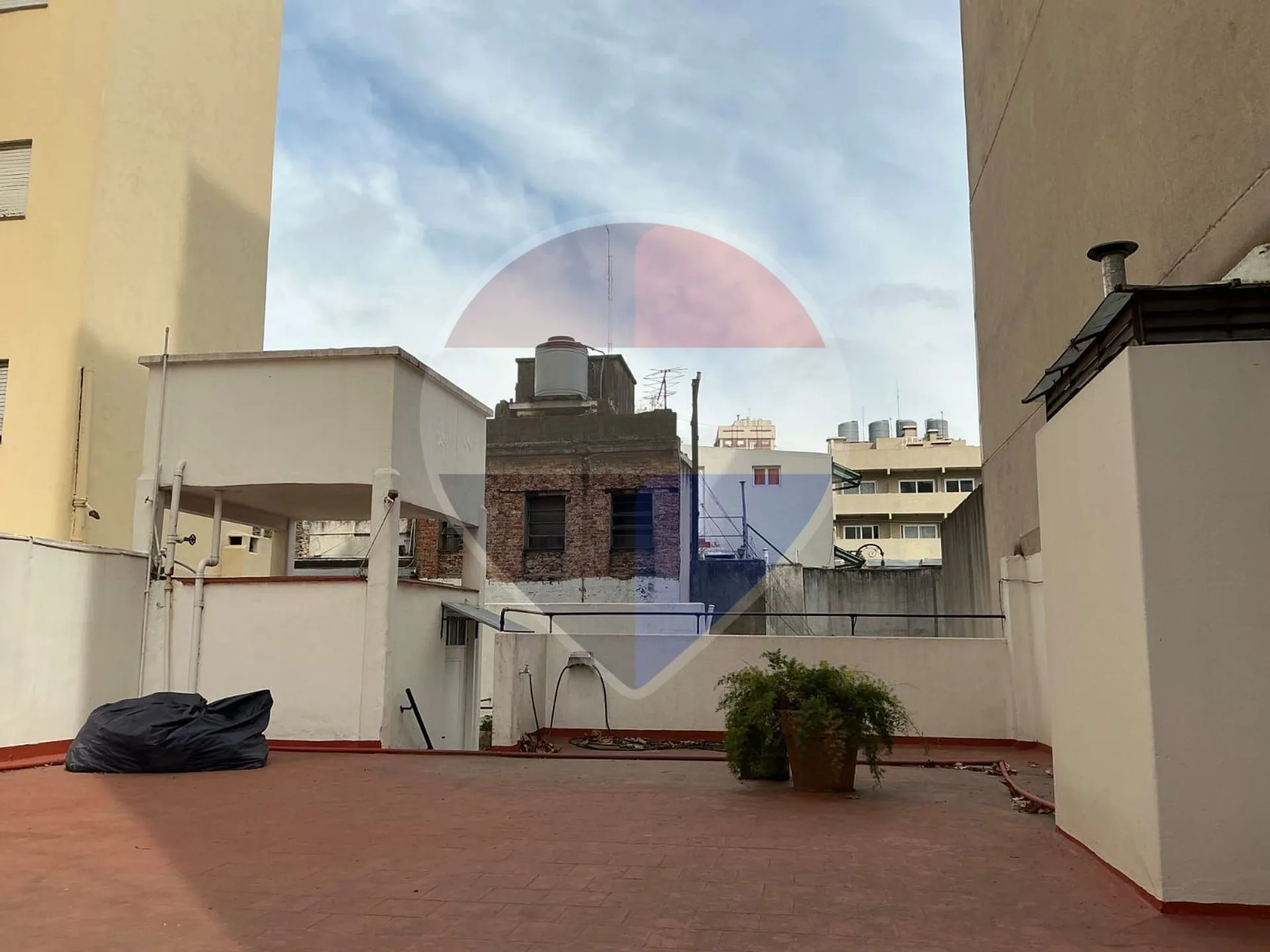 CABALLITO: VENTA DE CASA SOBRE LOTE PROPIO foto 2
