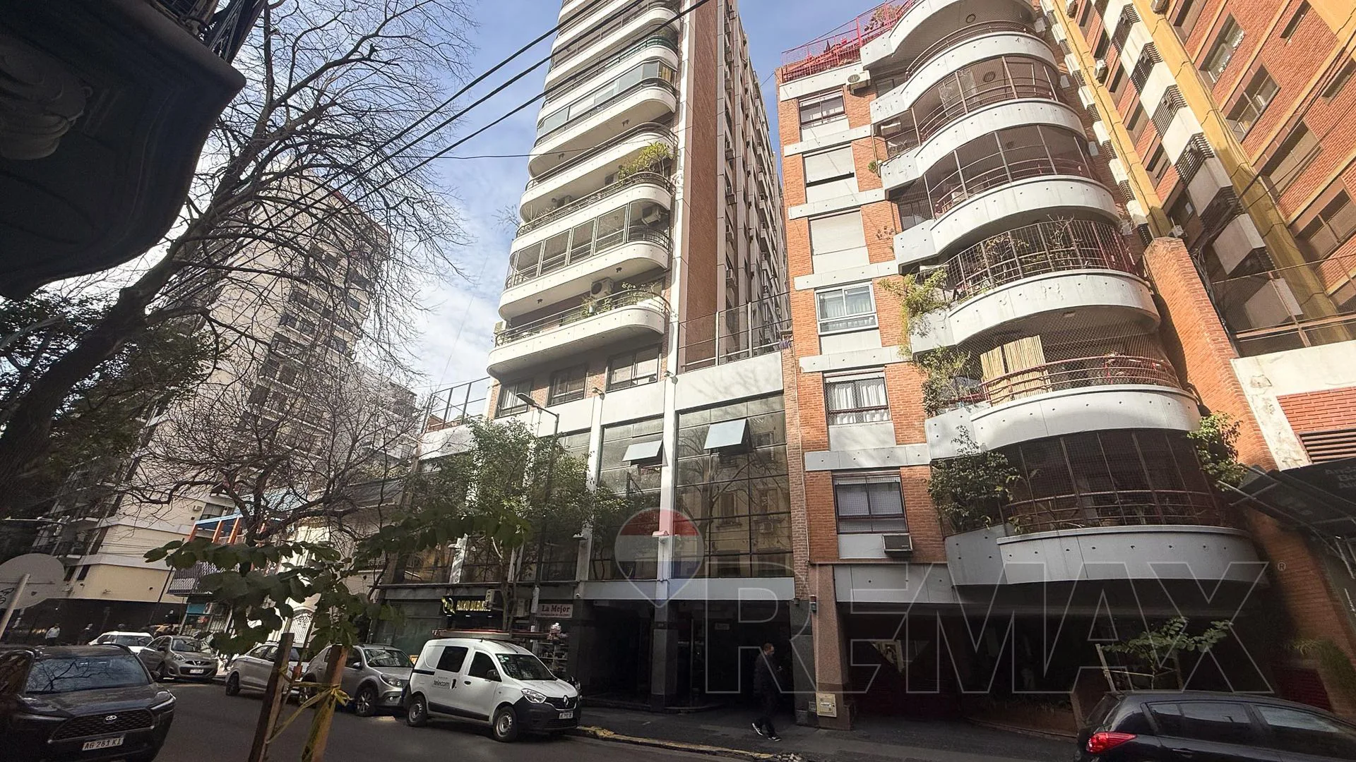 Venta Oficina Premium con Cochera y Baulera