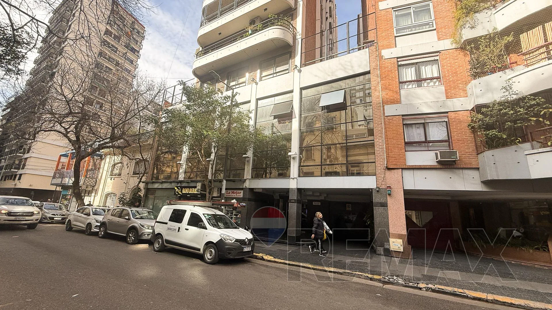Venta Oficina Premium con Cochera y Baulera foto 2