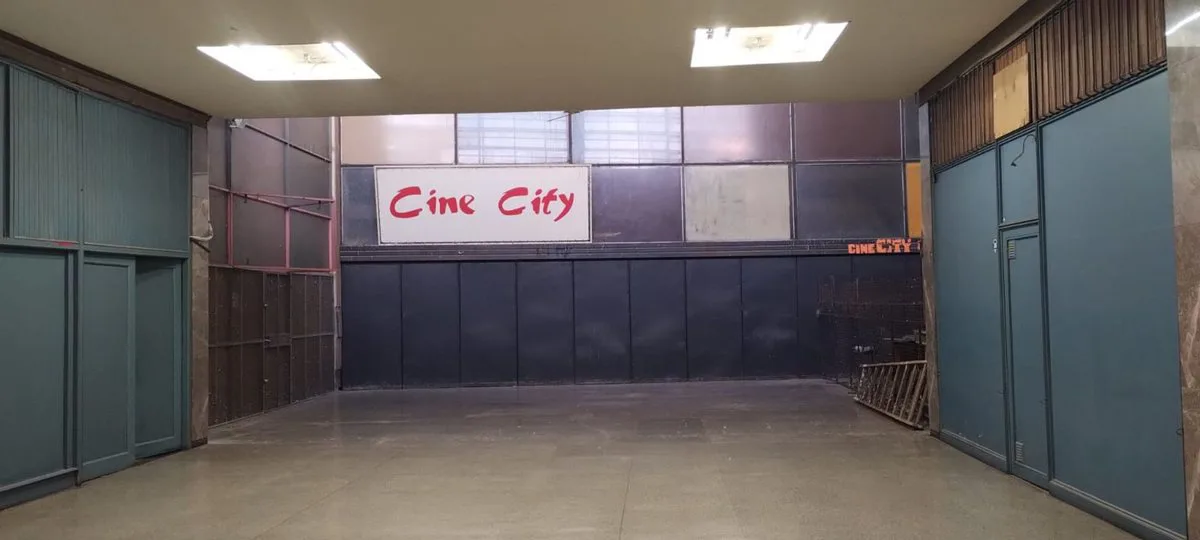Venta de local comercial en Galería Tonsa foto 2