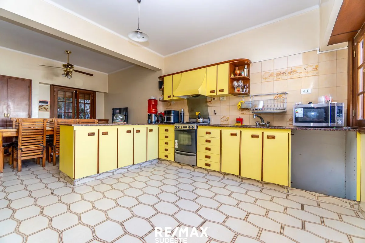 VENTA CASA 4 DORMITORIOS QUINCHO PILETA CENTRO foto 4