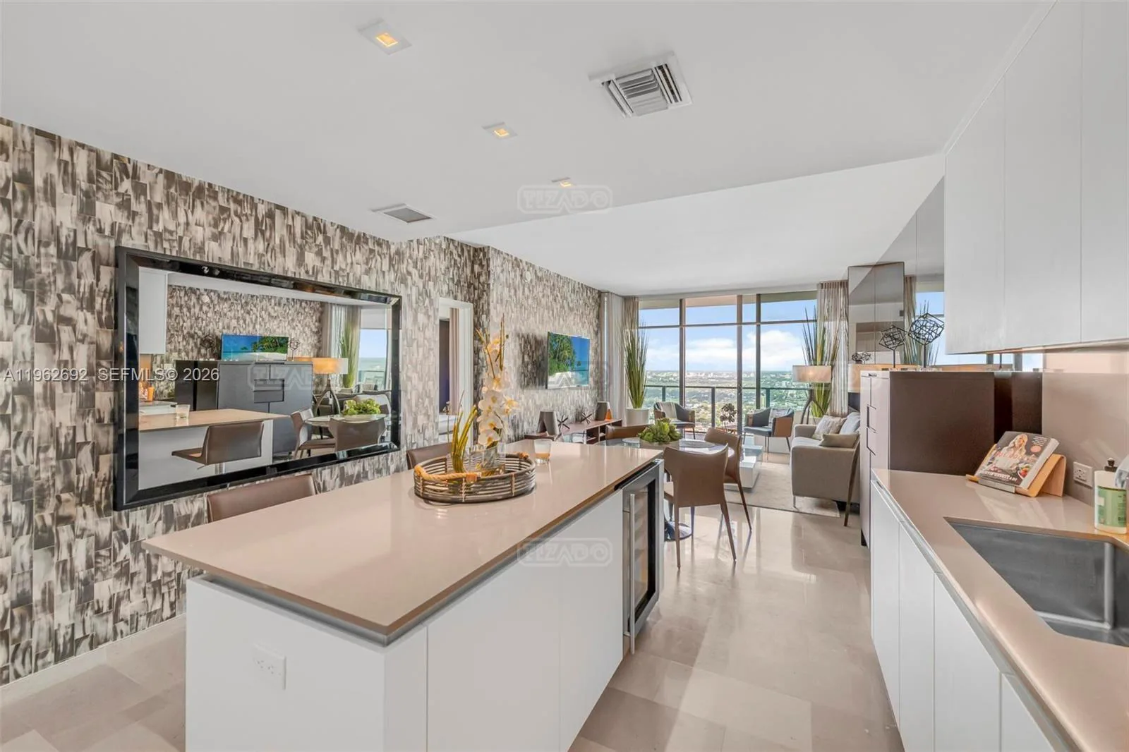88 SW 7th St #3806 foto 3
