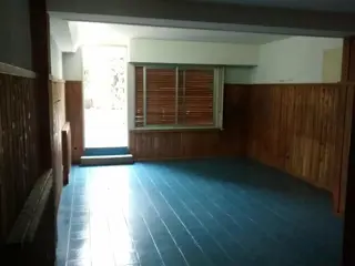 Amplio departamento céntrico de 3 dormitorios con patio. Apto profesional foto 3