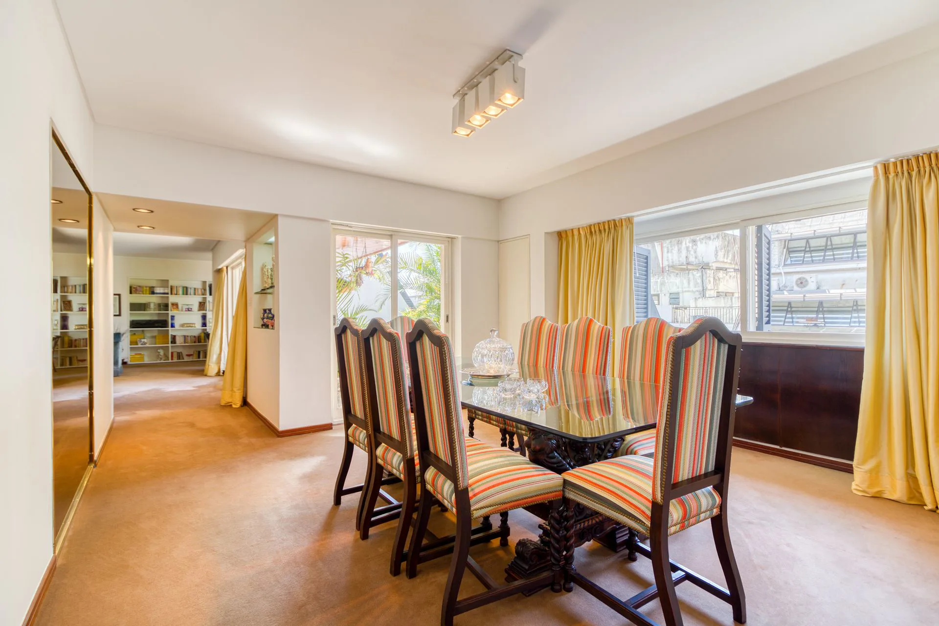 VENTA EXCLUSIVO TRIPLEX CON TERRAZA Y COCHERA-CABA foto 2