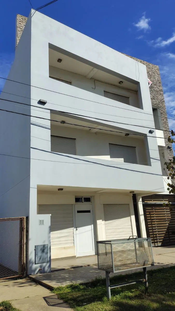 Hermoso dúplex de 2 dormitorios con cochera foto 2