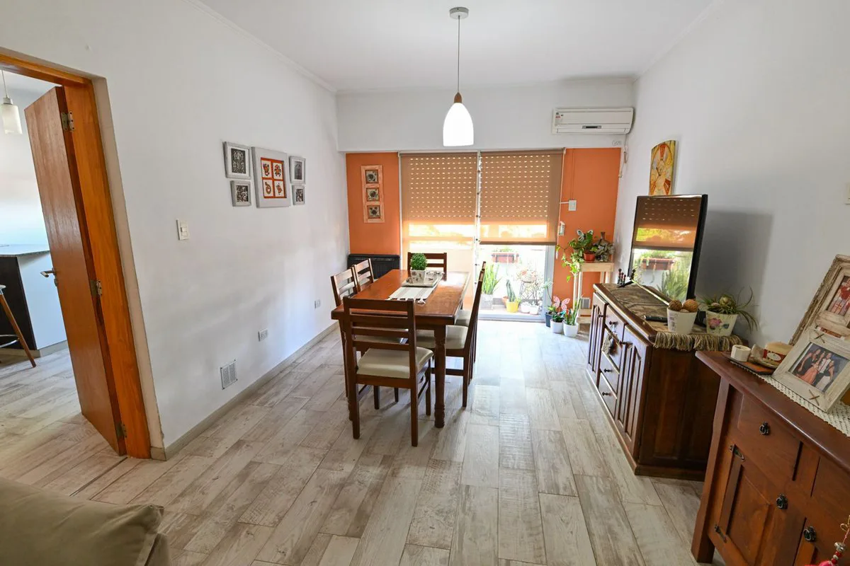 Hermoso dúplex de 2 dormitorios con cochera foto 4