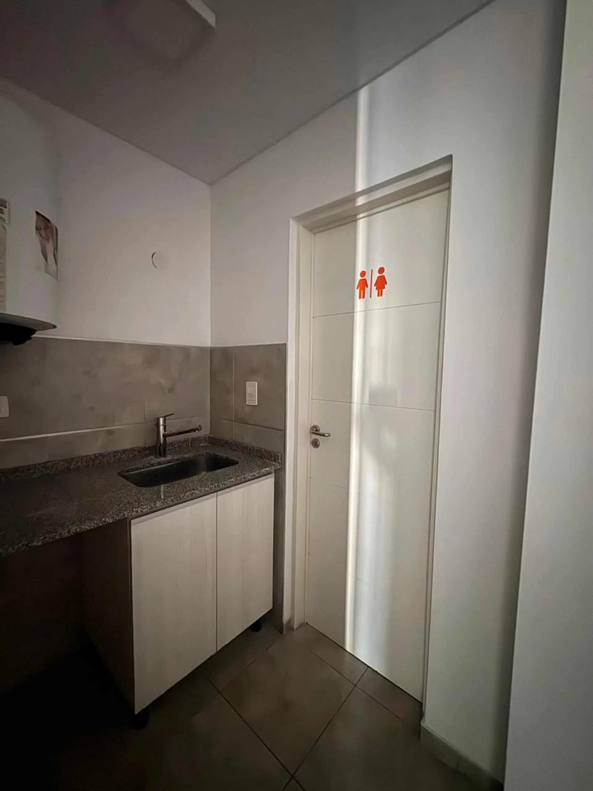 ALQUILER OFICINA 175 m² PISO 2 - CIUDAD GAMA foto 4