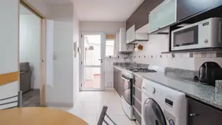4 ambientes con parrilla + 2 patios APTO CREDITO foto 2
