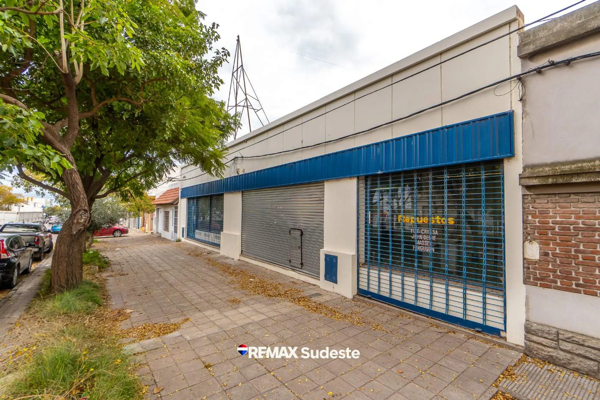 SALON COMERCIAL Y TALLER C/ SALIDA POR MALVINAS foto 3