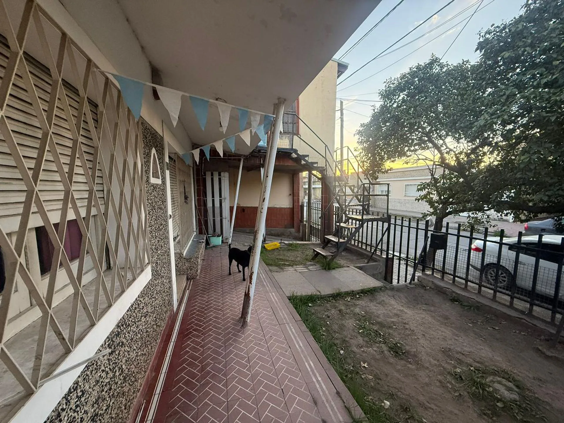 VENTA CASA 3 DORM + DPTO 2 DORM BARRIO YAPEYU foto 4