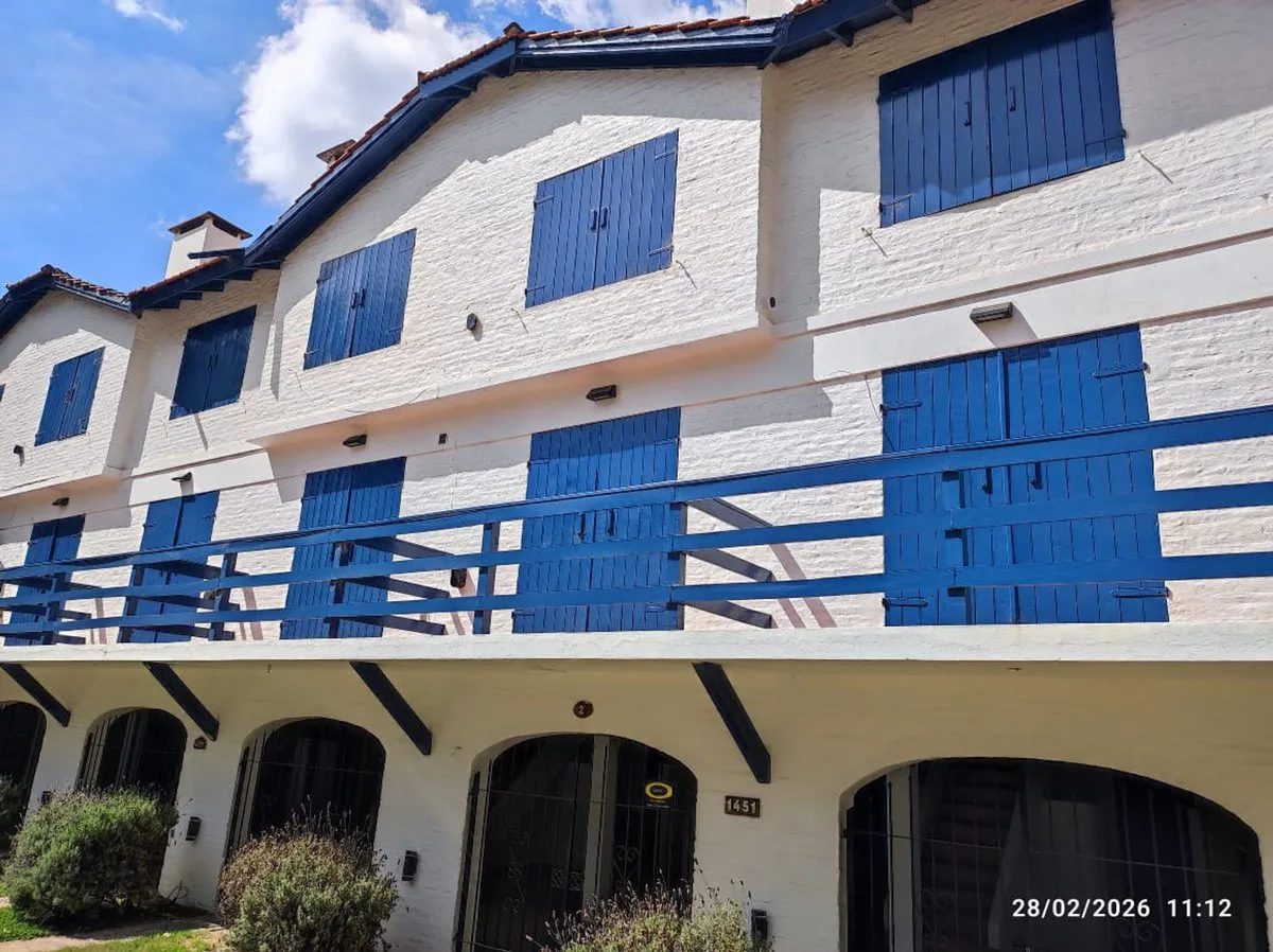 Venta Pinamar Triplex 4 ambientes y dep cochera foto 2