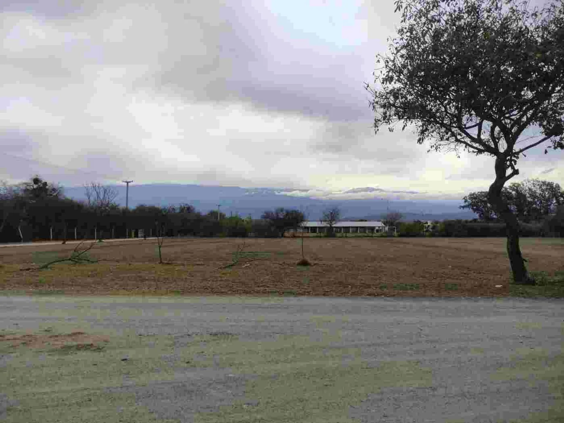 Terreno en Venta Country chacras de valle nuevo foto 2